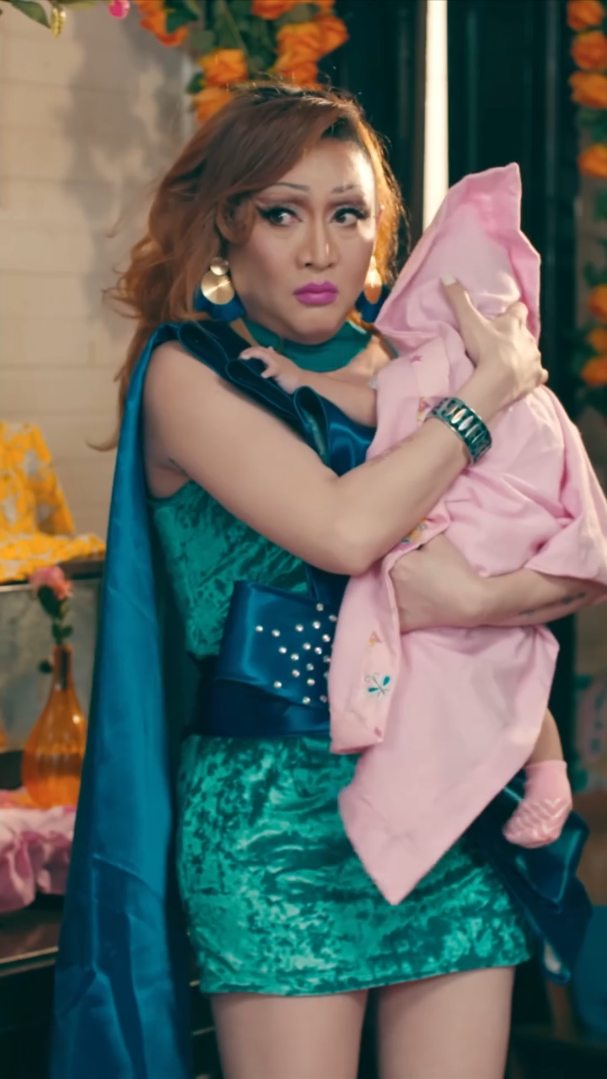 3 QUEENS AND A BABY still